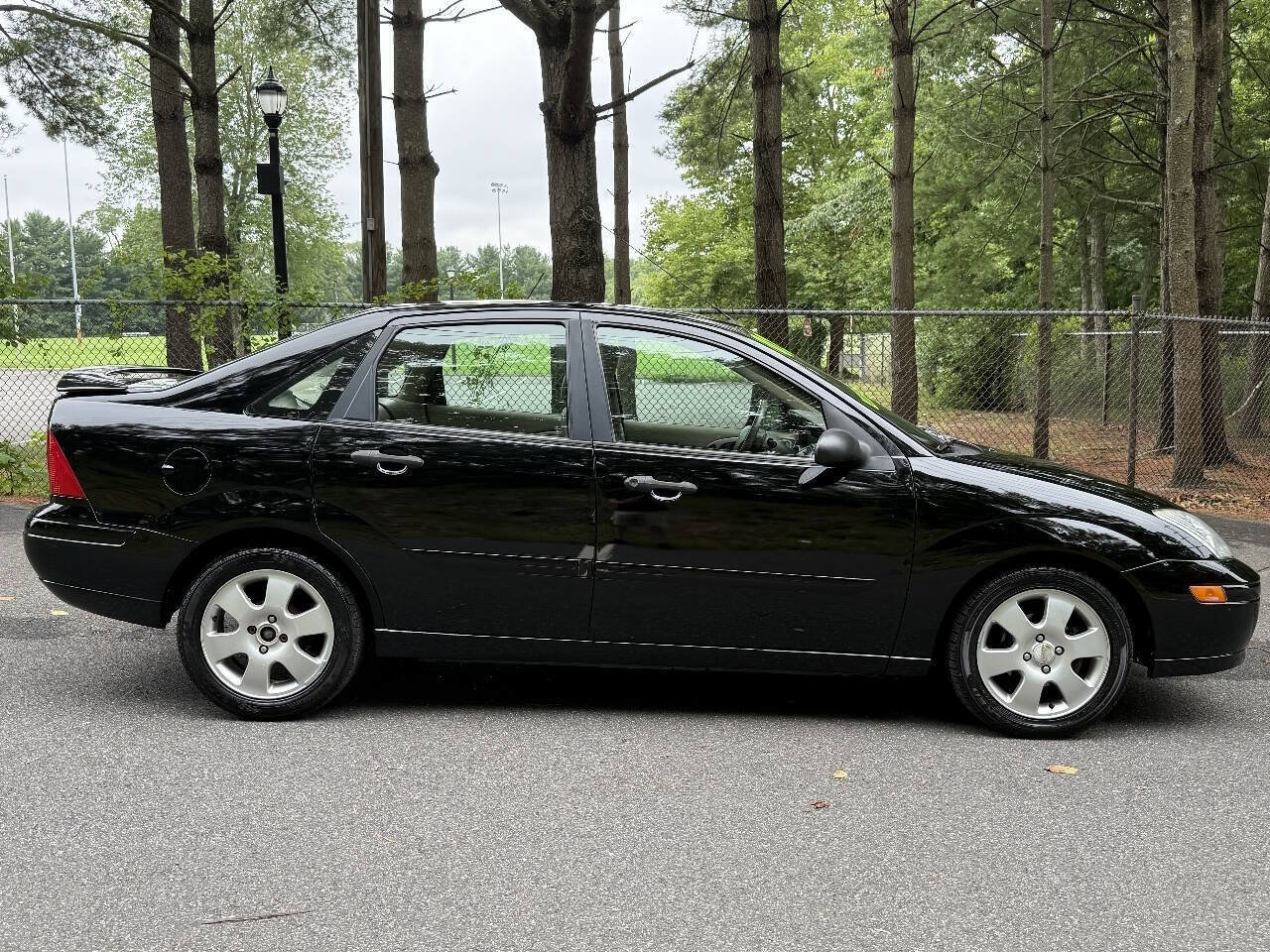 Used 2002 Ford Focus ZTS FWD image 4