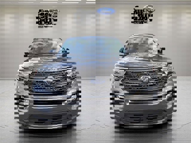 Used 2022 Ford Explorer XLT w/ Equipment Group 202A image 2