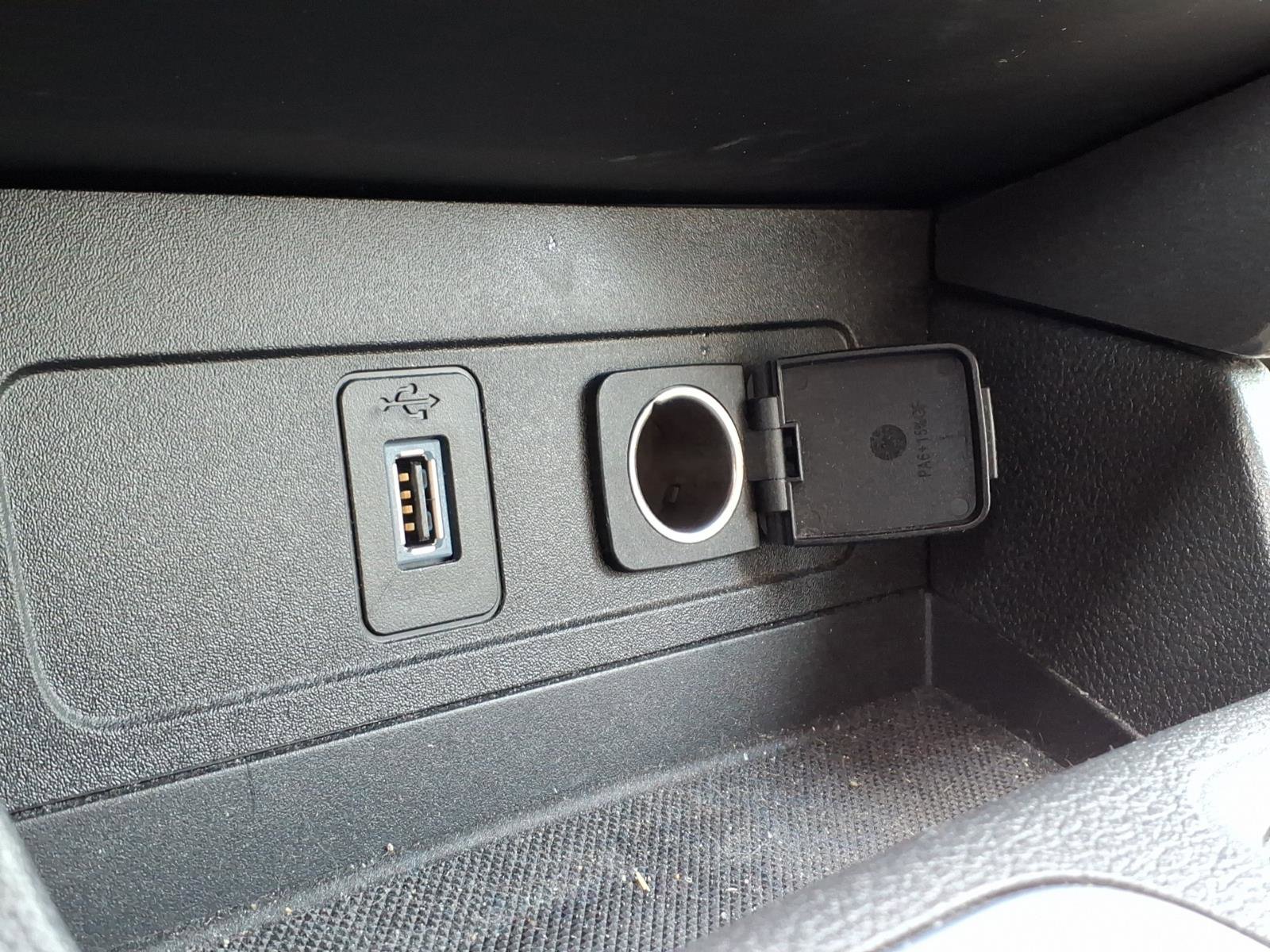 Used 2019 Ford Escape SE image 17