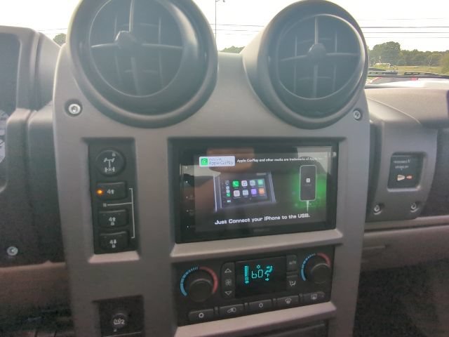Used 2004 HUMMER H2 w/ Preferred Equipment Group AWD/4WD image 19