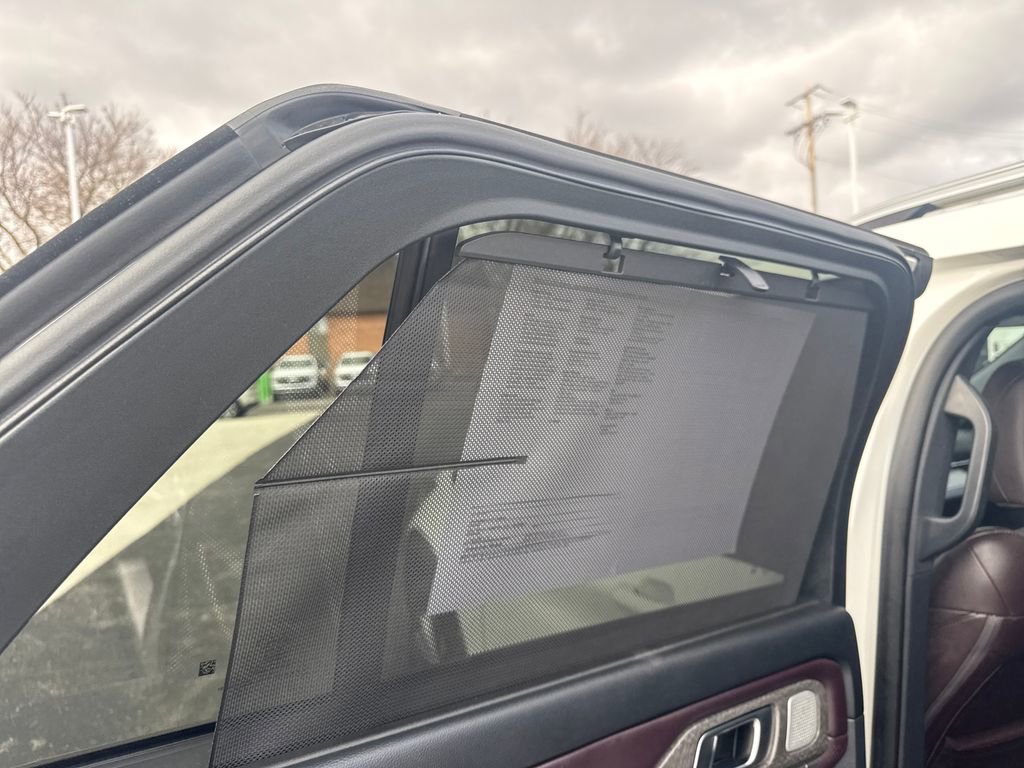 Used 2025 Ford Explorer Platinum w/ Ultimate Package AWD/4WD image 27