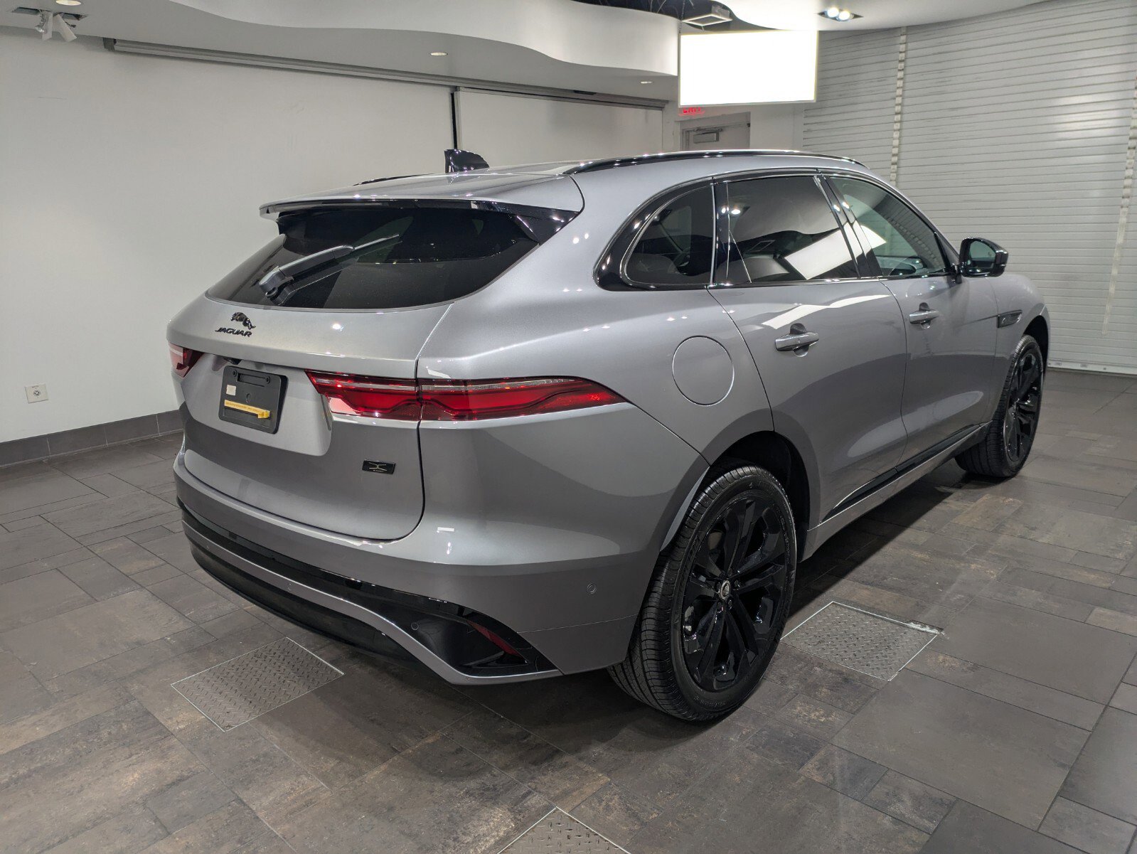 New 2026 Jaguar F-PACE R-Dynamic S image 27