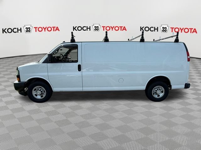Used 2018 Chevrolet Express 3500 Extended w/ Driver Convenience Package RWD image 4