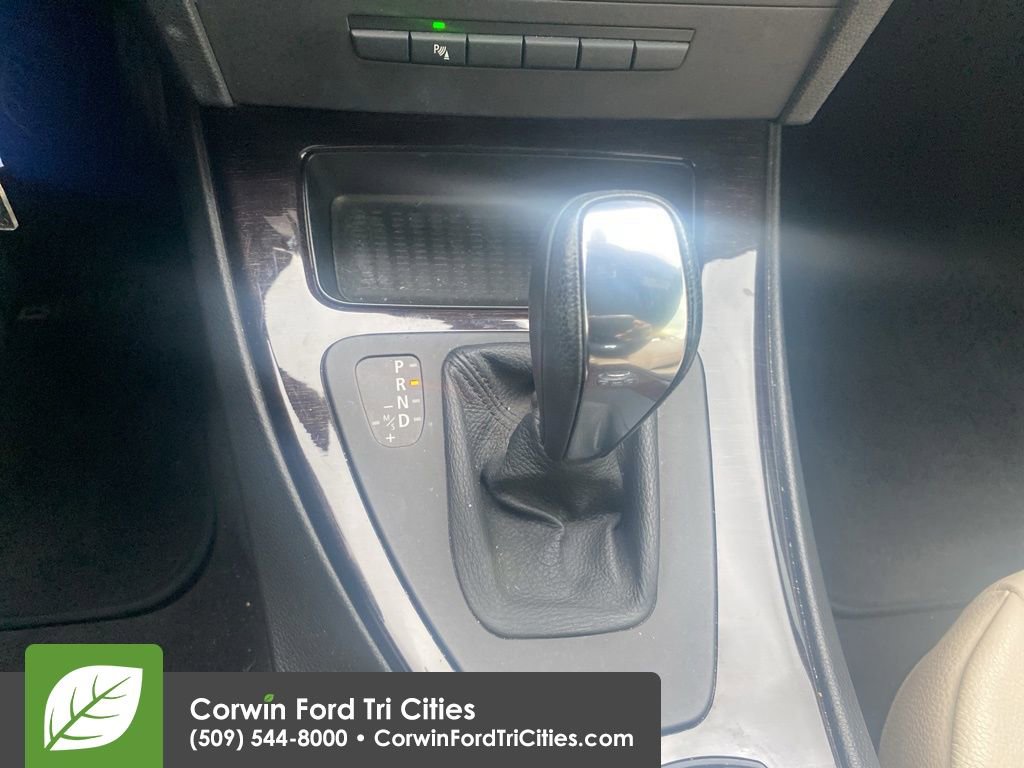 Used 2011 BMW 328i Convertible RWD image 9