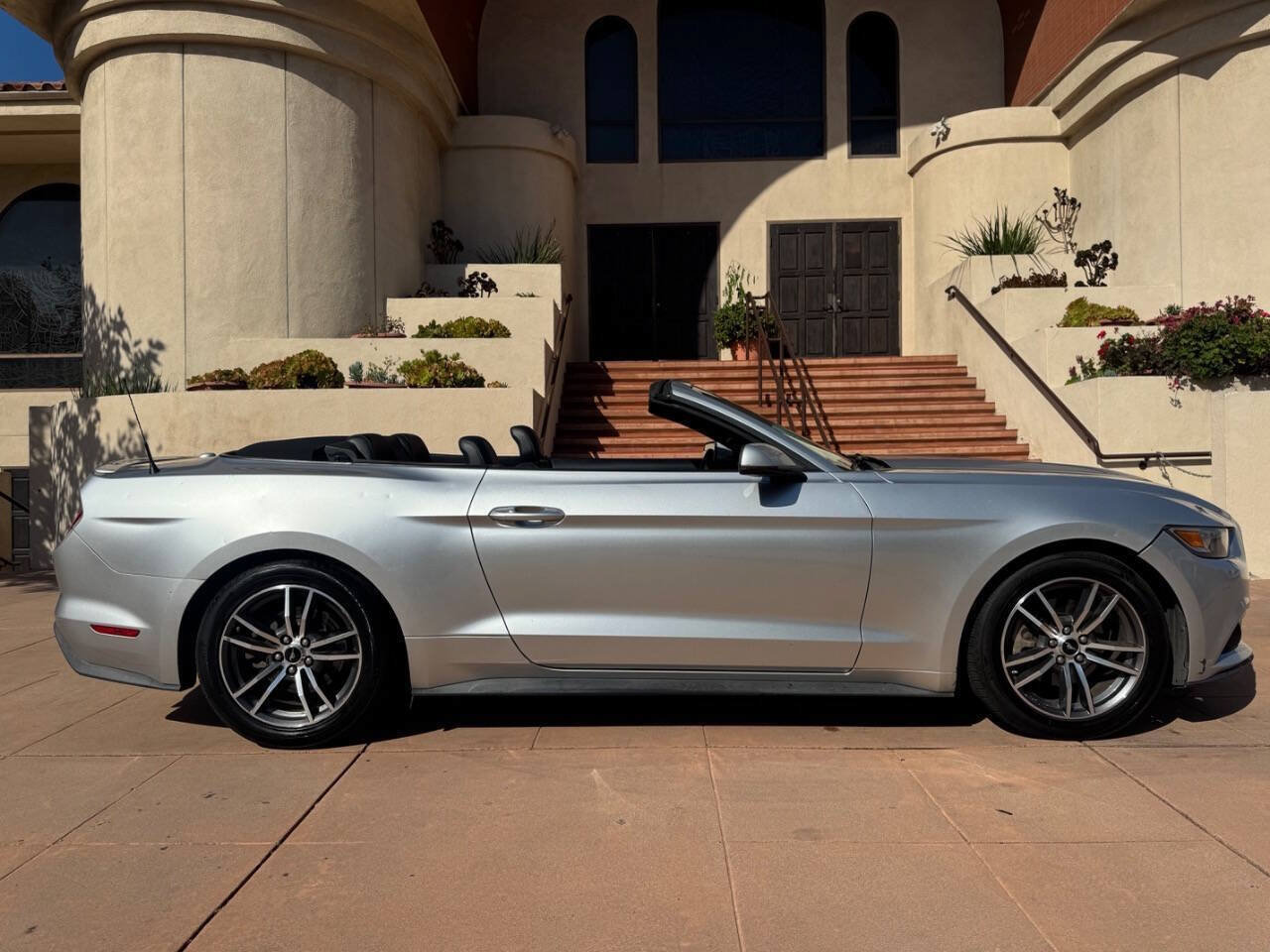 Used 2016 Ford Mustang Premium RWD image 27