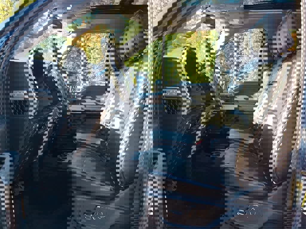 Used 2016 Ford F150 Lariat image 17