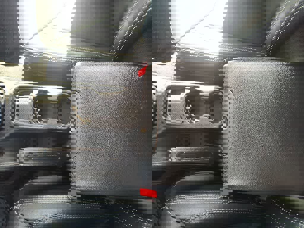 Used 2017 Jeep Wrangler Unlimited Sahara w/ Connectivity Group image 20