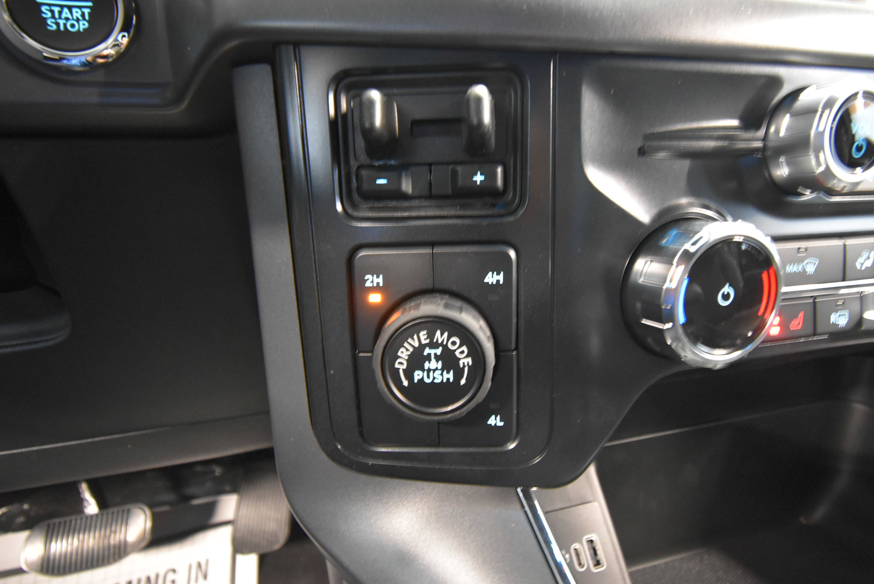 New 2026 Ford F150 XLT w/ Equipment Group 302A MID image 16