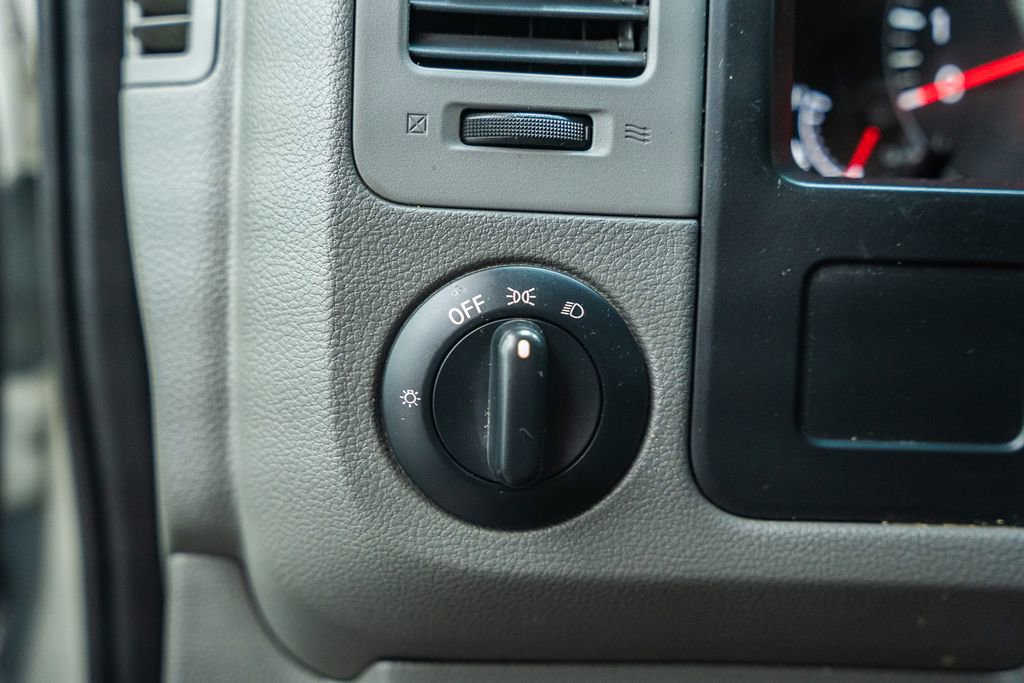 Used 2018 Nissan NV 2500 SV w/ Navigation Package image 27