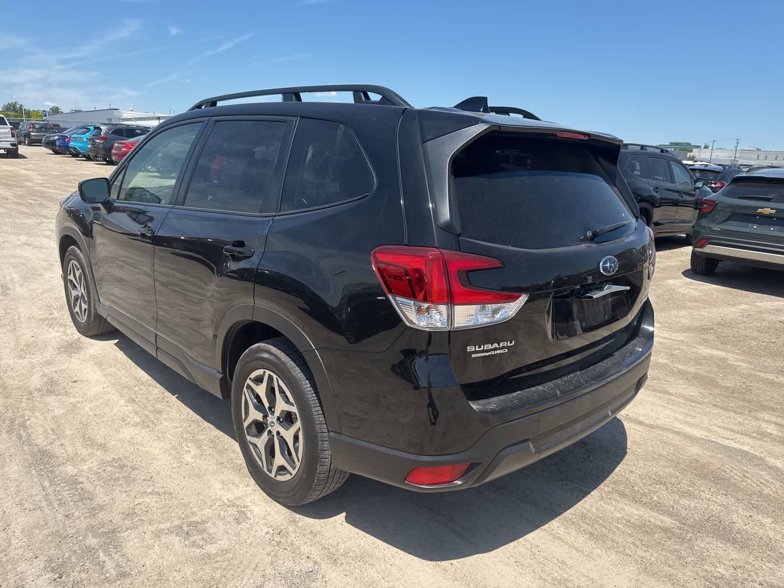 Used 2024 Subaru Forester Premium AWD/4WD image 2