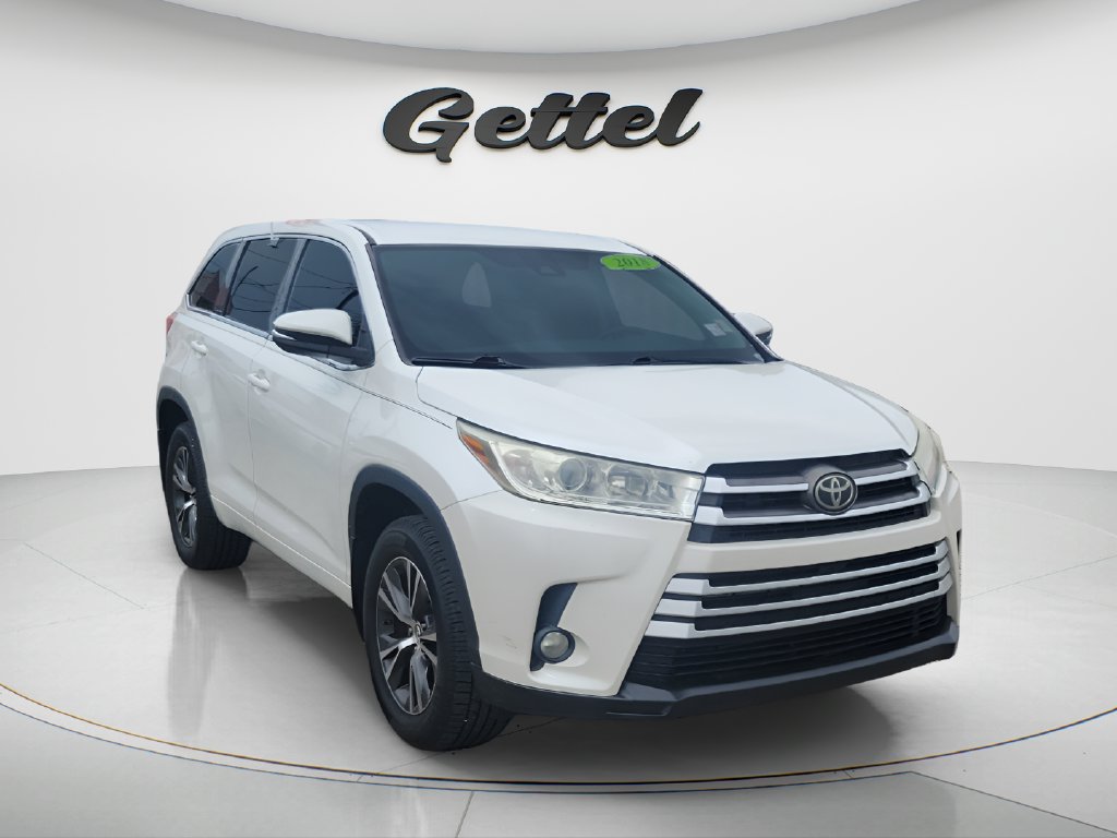 Used 2018 Toyota Highlander Plus FWD image 3