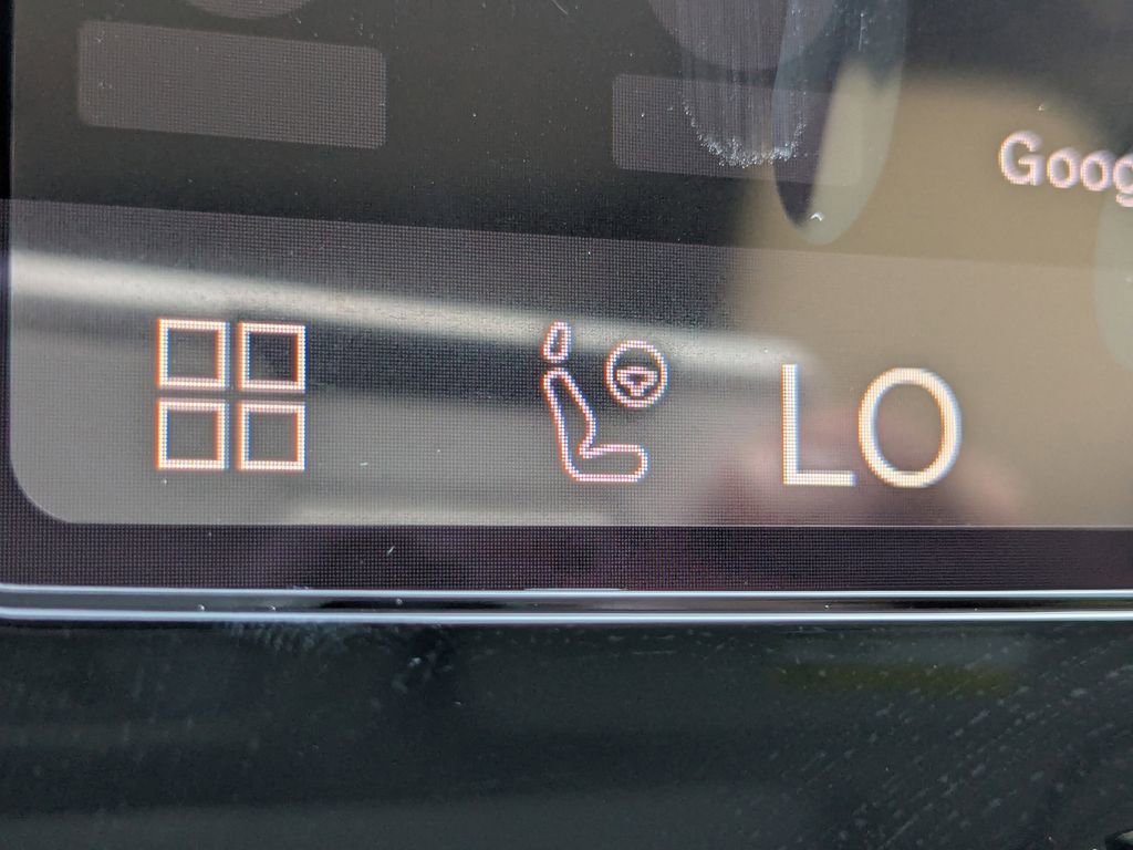 New 2026 Volvo XC40 B4 Plus w/ Climate Package image 25