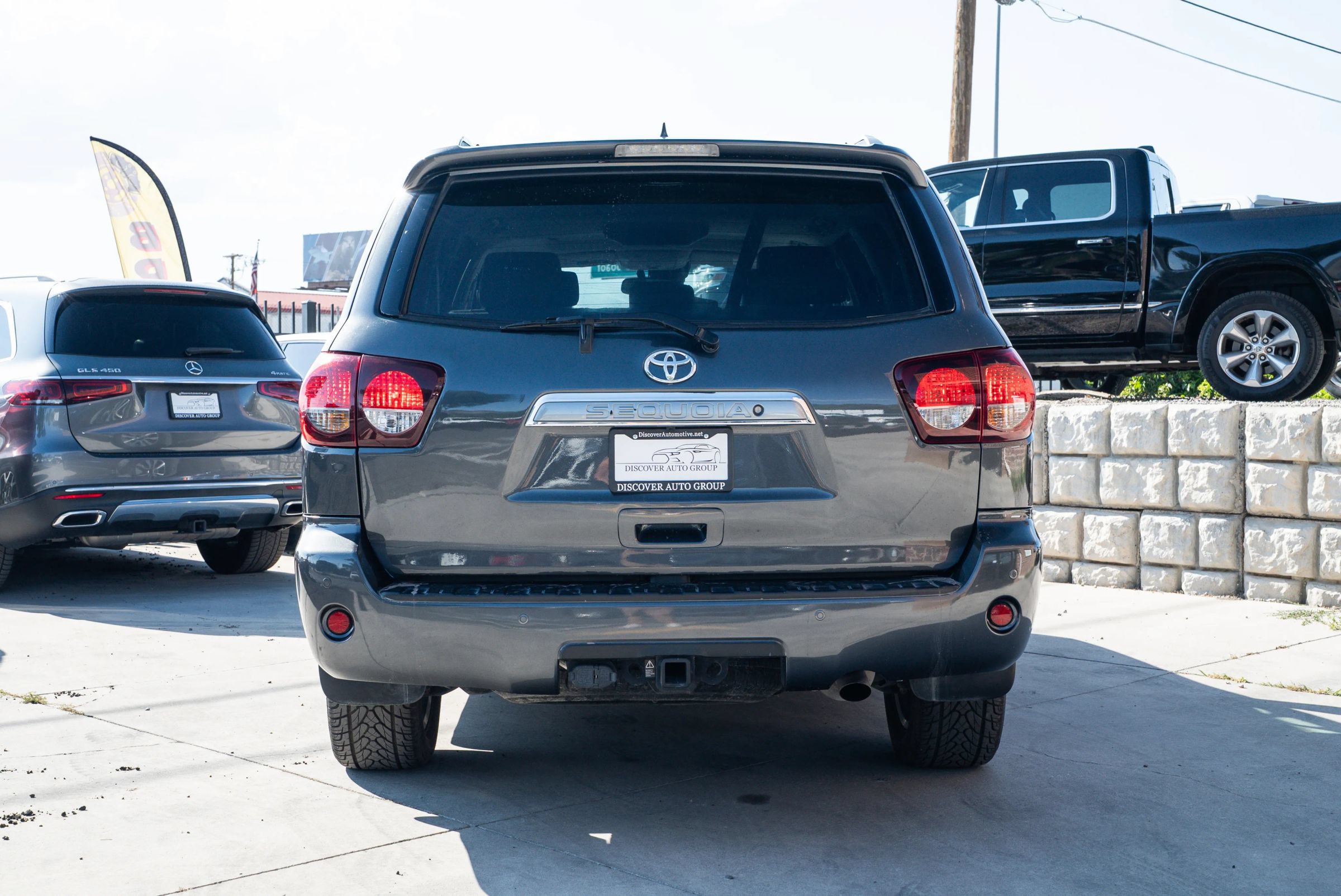 Used 2019 Toyota Sequoia Limited w/ Safety & Convenience Package AWD/4WD image 6