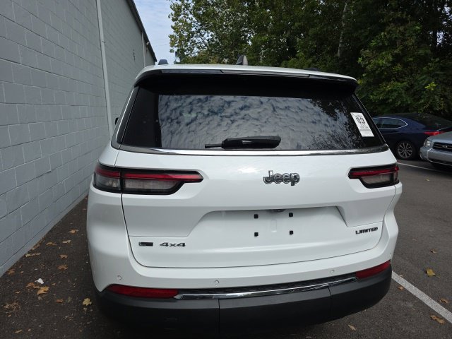 Used 2023 Jeep Grand Cherokee L Limited AWD/4WD image 17