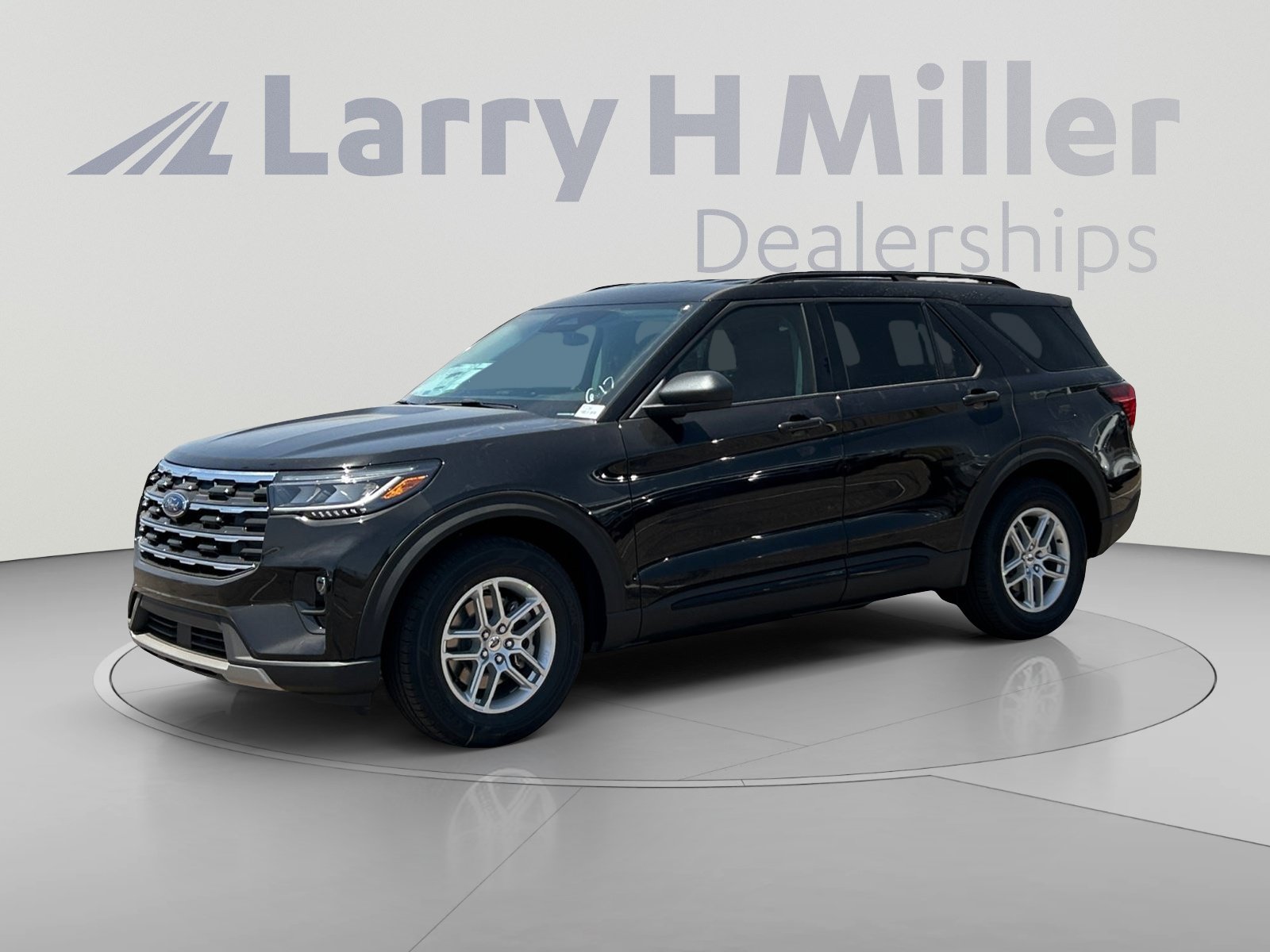 New 2026 Ford Explorer Active w/ Active Comfort Package RWD image 1