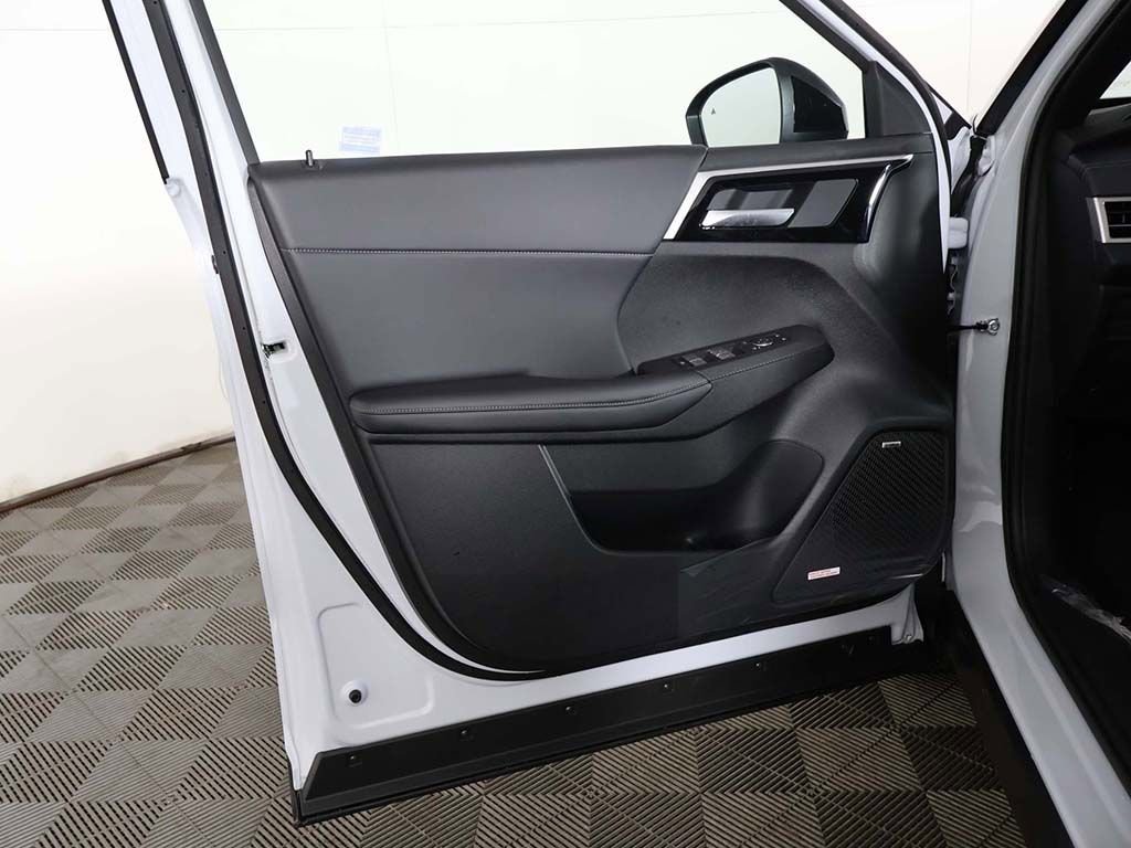 New 2026 Mitsubishi Outlander LE FWD image 22