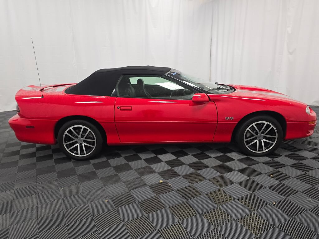 Used 2002 Chevrolet Camaro Z28 w/ SS Performance/Appearance Pkg RWD image 6