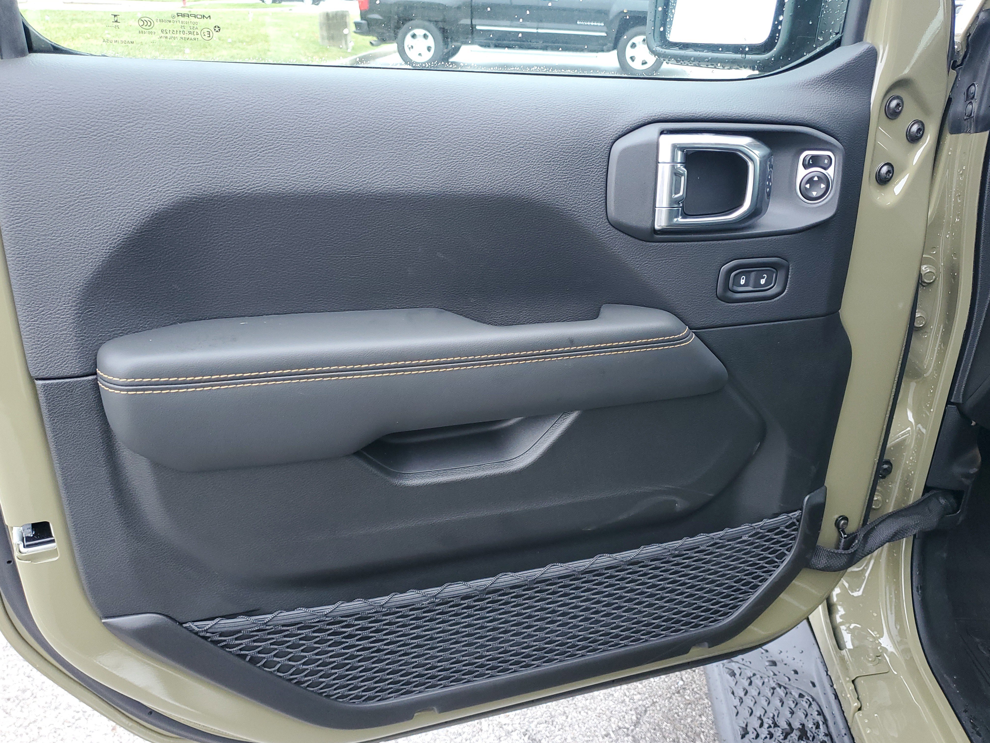 New 2025 Jeep Gladiator Sport image 15