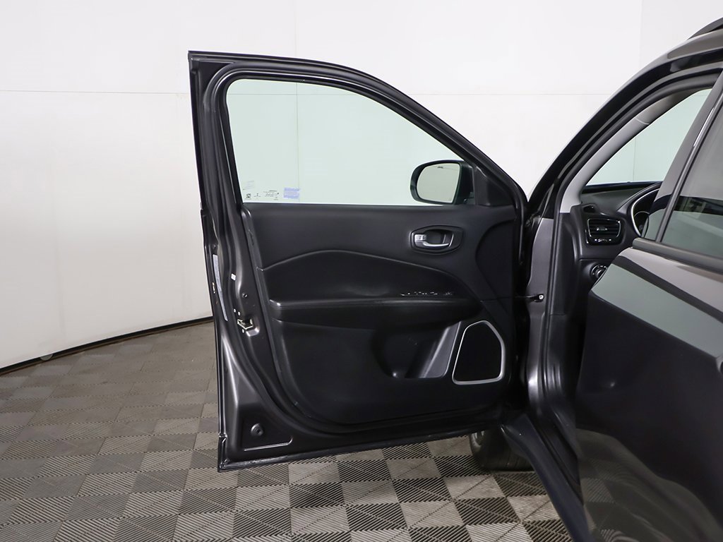 Used 2018 Jeep Compass Latitude w/ Popular Equipment Group image 14