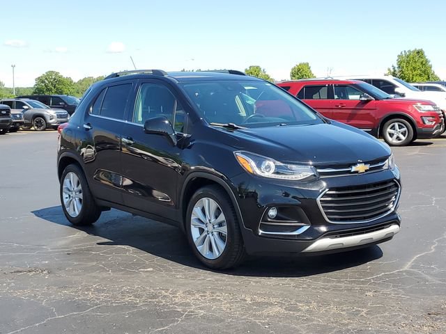 Used 2018 Chevrolet Trax Premier FWD image 2