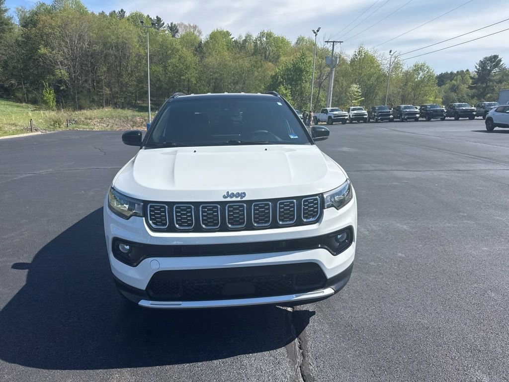 Used 2024 Jeep Compass Limited AWD/4WD image 3