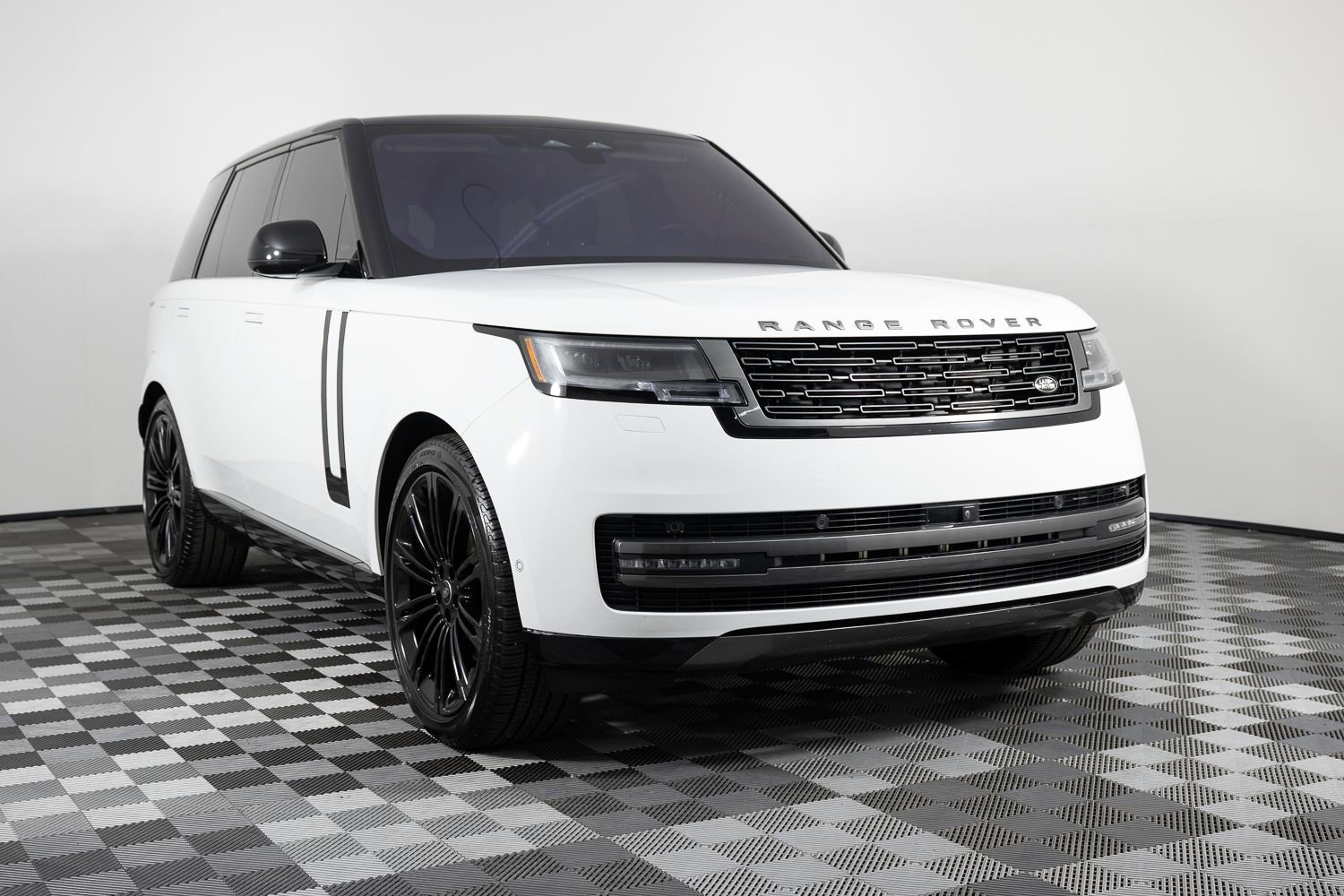 Used 2022 Land Rover Range Rover SE image 10