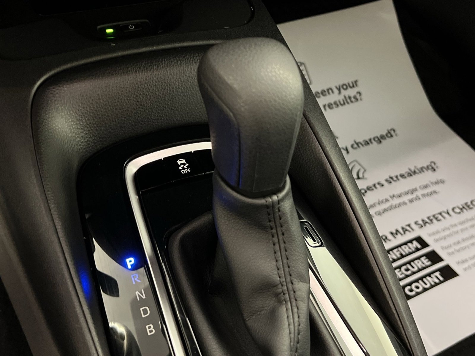 Used 2025 Toyota Corolla LE w/ LE Premium Package image 20