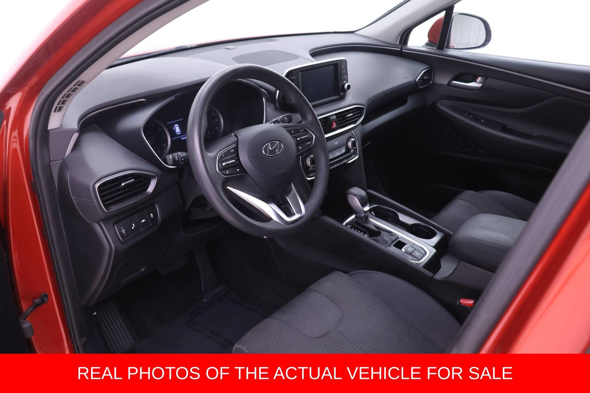 Used 2019 Hyundai Santa Fe SE FWD image 3