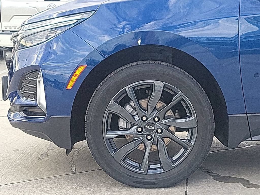 Used 2022 Chevrolet Equinox RS w/ RS Leather Package AWD/4WD image 24