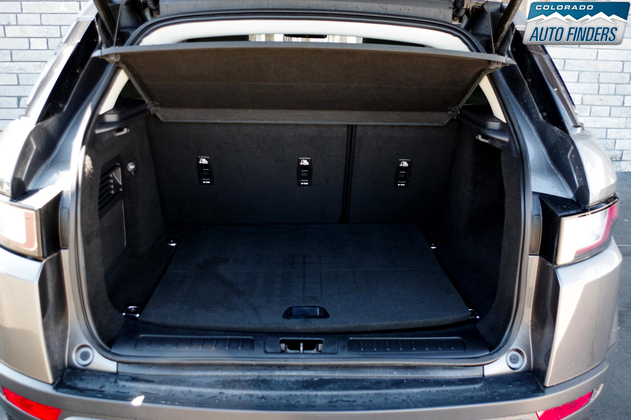 Used 2016 Land Rover Range Rover Evoque SE Premium image 29