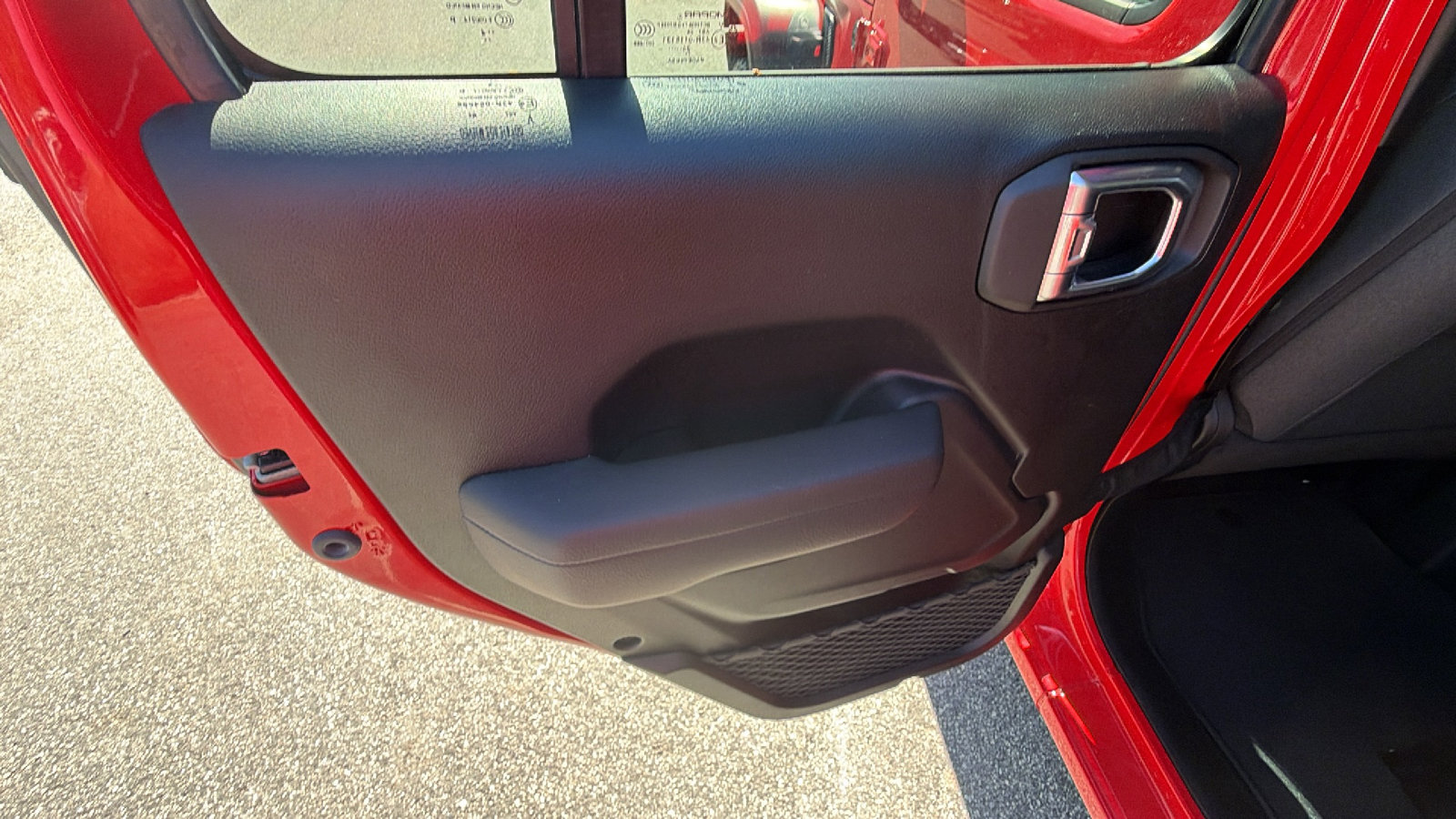 Used 2025 Jeep Wrangler Sport S image 22