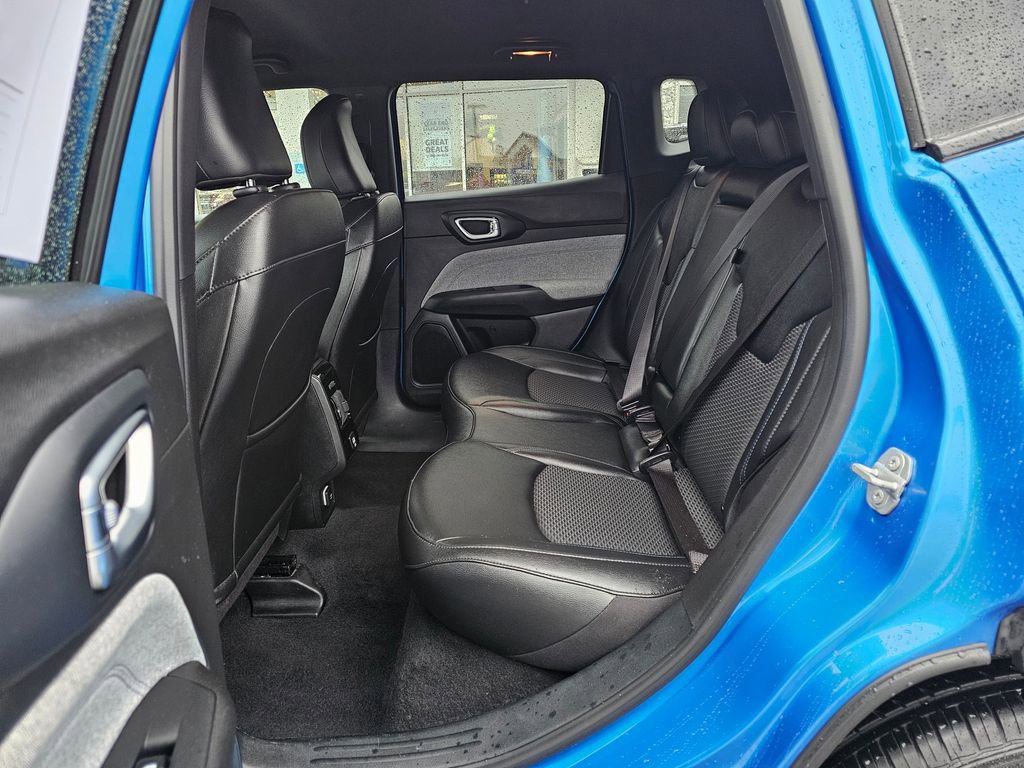 Used 2024 Jeep Compass Latitude AWD/4WD image 13