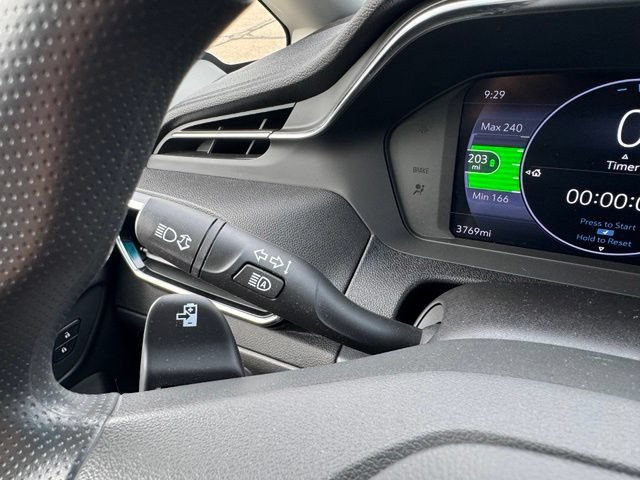 Used 2023 Chevrolet Bolt LT FWD image 29