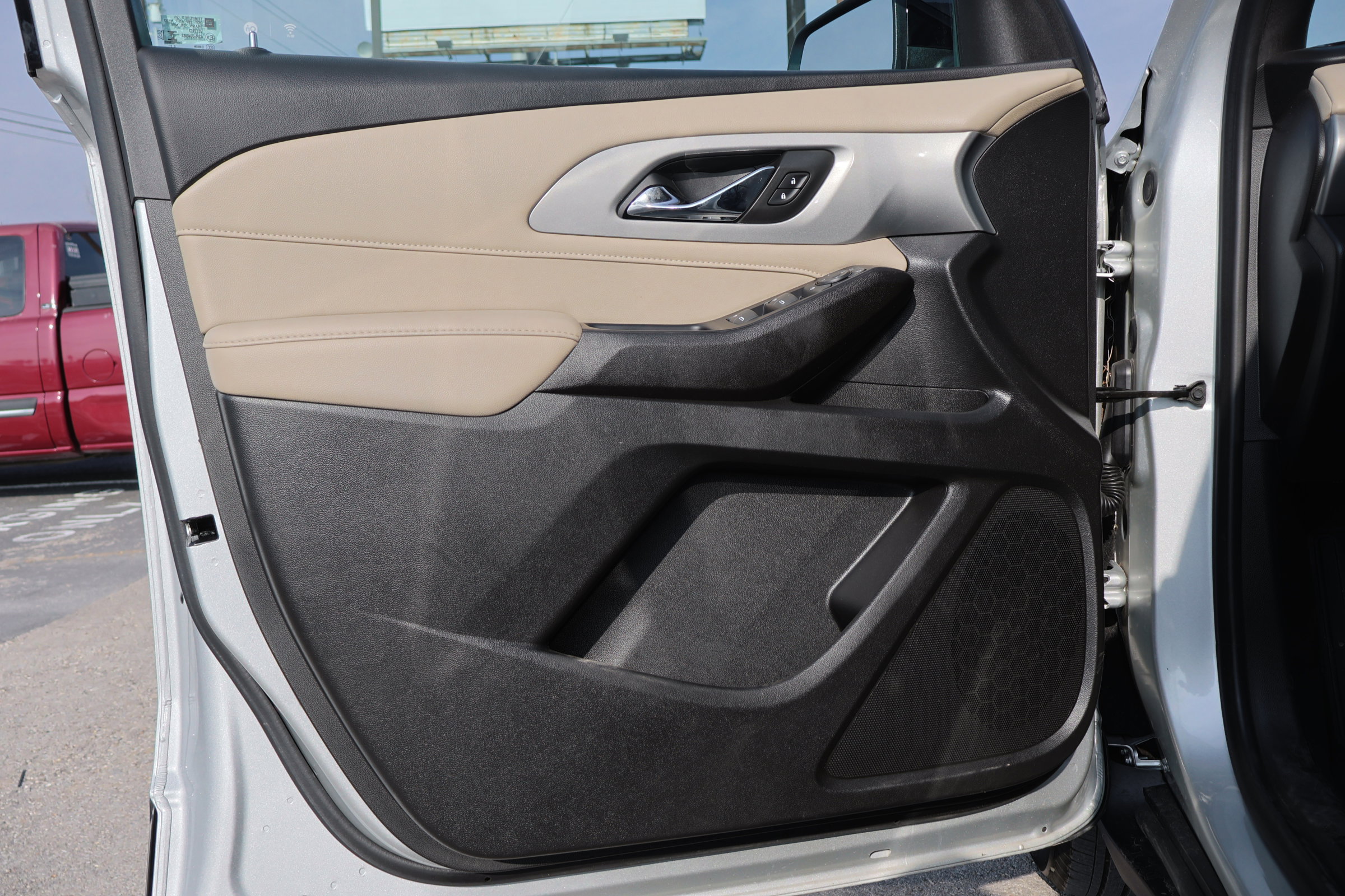 Used 2022 Chevrolet Traverse LS w/ LPO, Cargo Package image 11