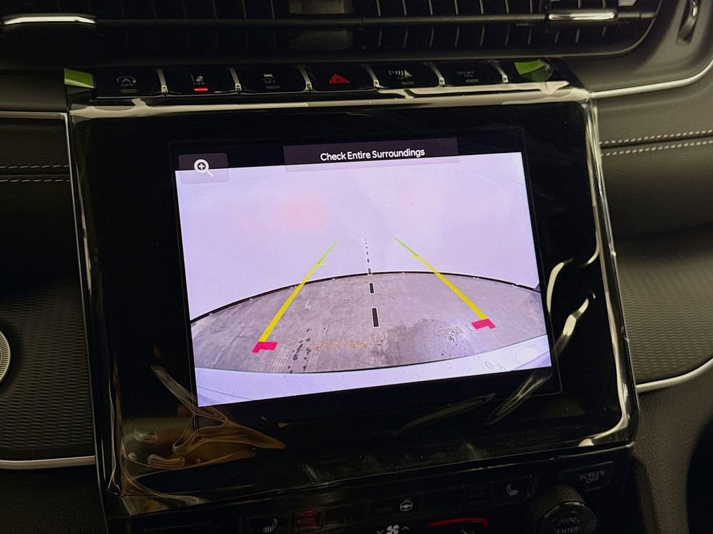 New 2025 Jeep Grand Cherokee L Laredo image 46