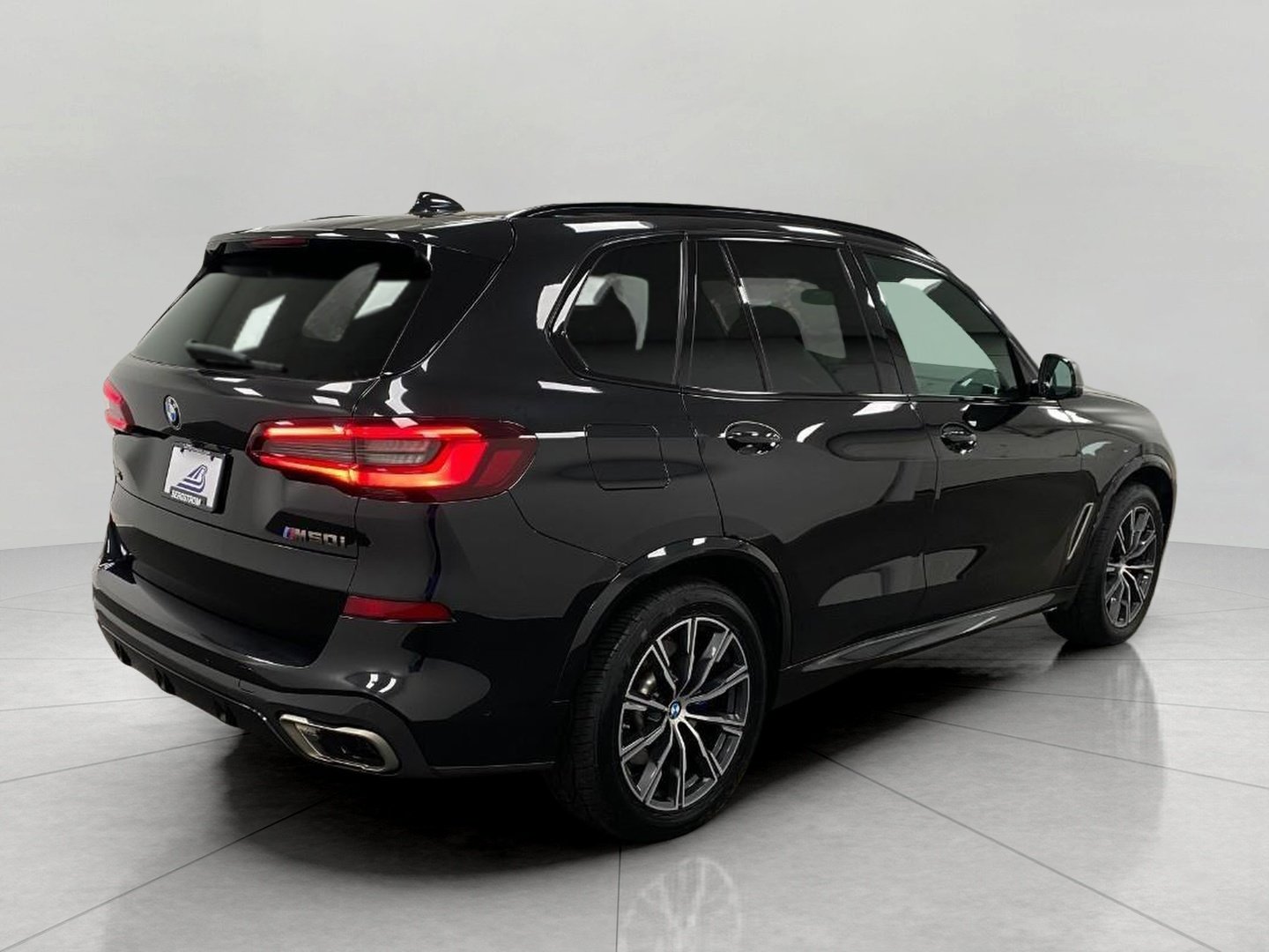 Used 2022 BMW X5 M50i w/ Parking Assistance Package AWD/4WD image 3