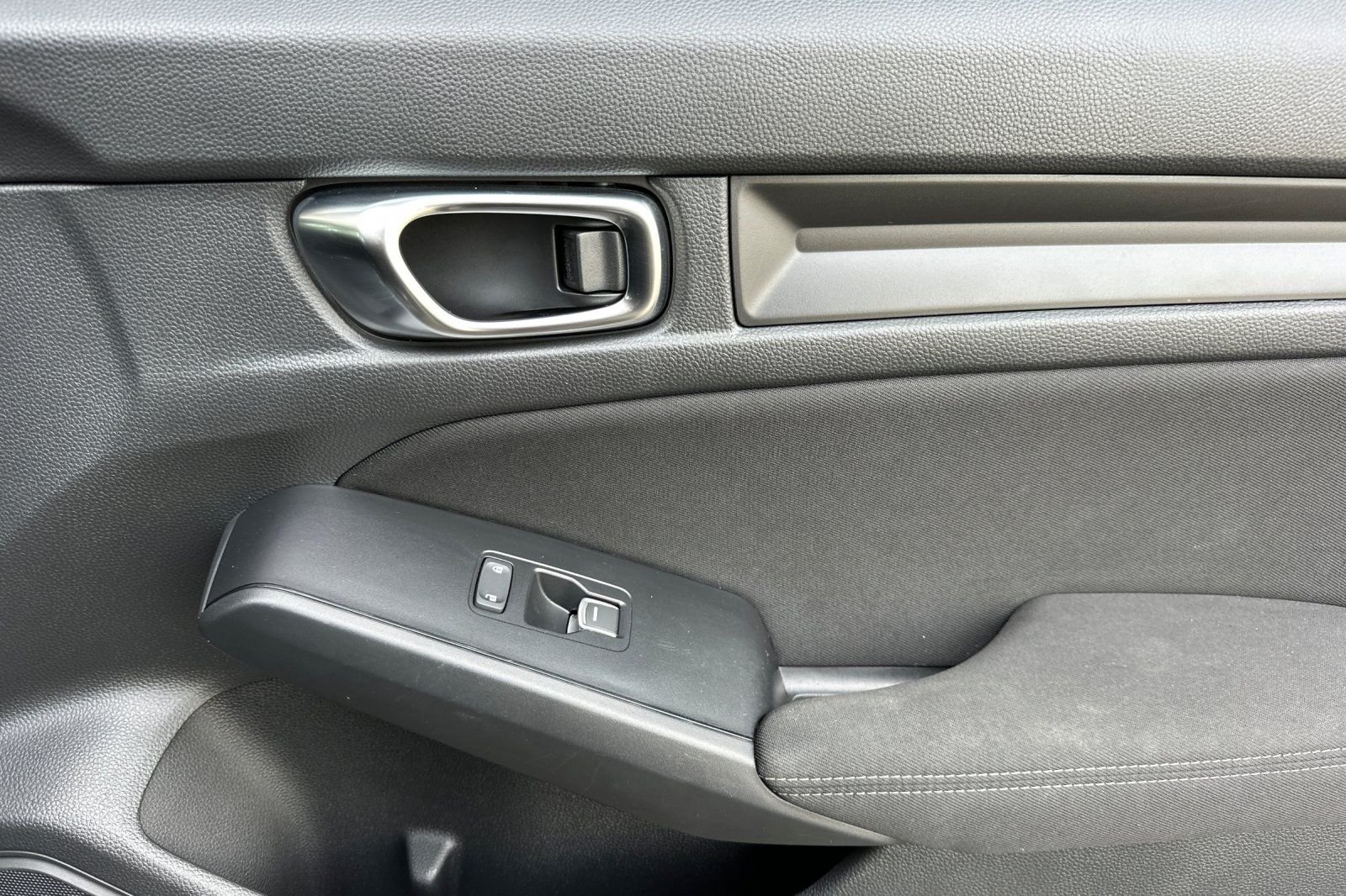Used 2025 Honda Civic Sport image 16