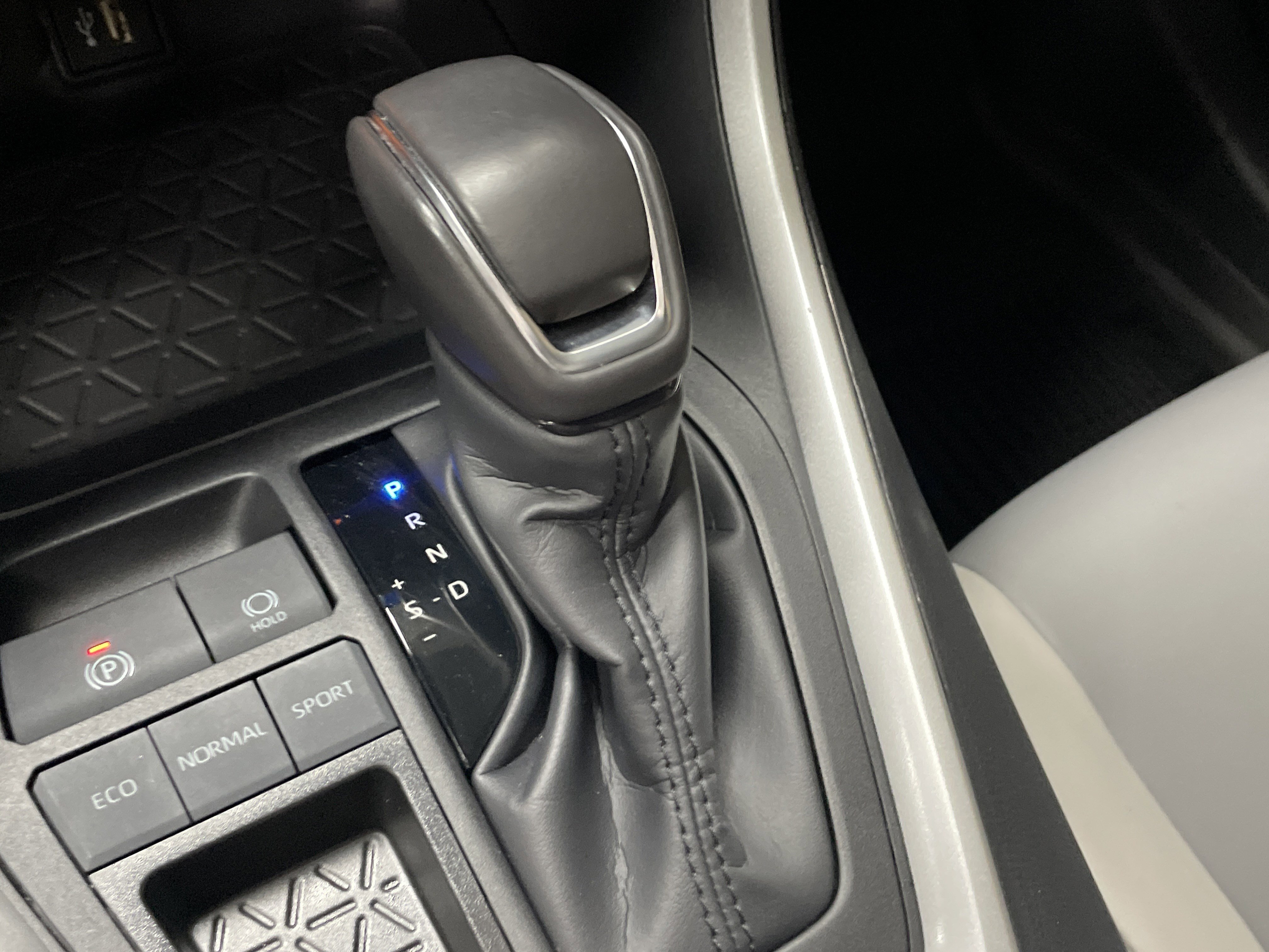 Certified 2025 Toyota RAV4 XLE Premium FWD image 26