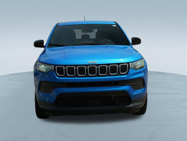 Used 2023 Jeep Compass Sport AWD/4WD image 2
