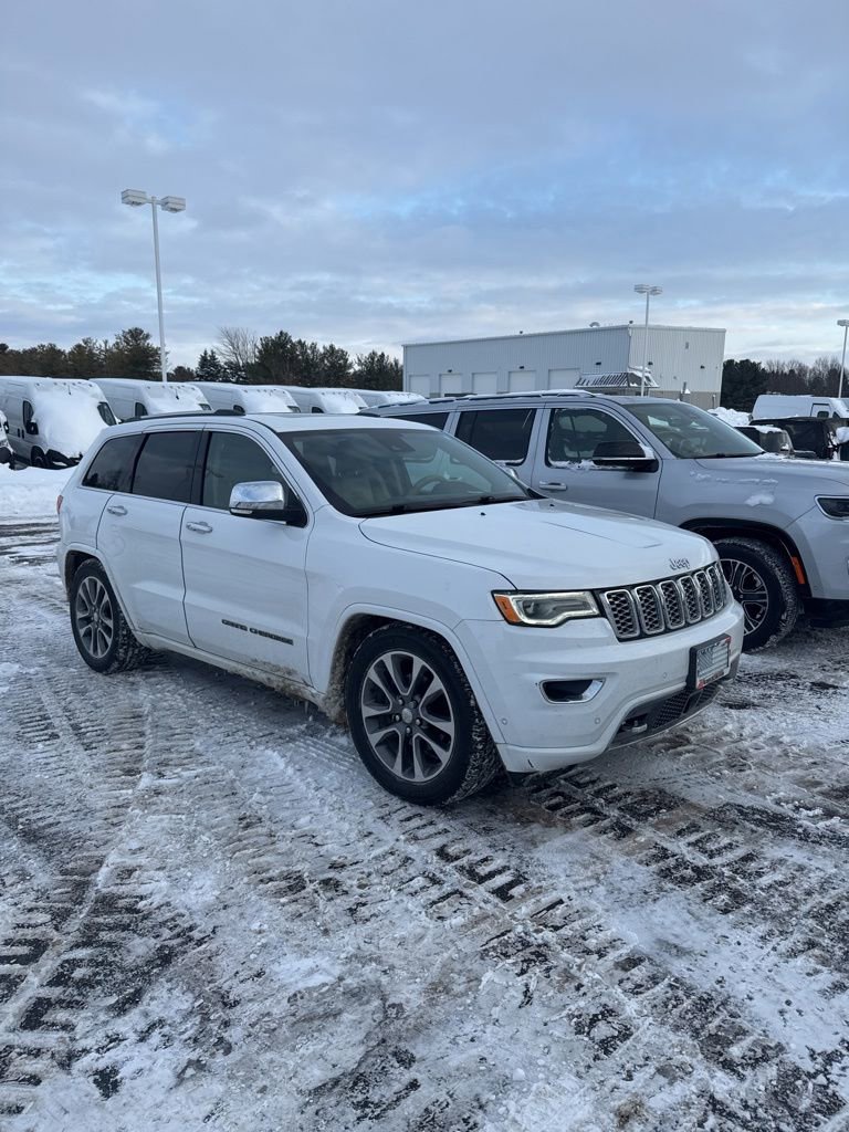 Used 2018 Jeep Grand Cherokee Overland image 2