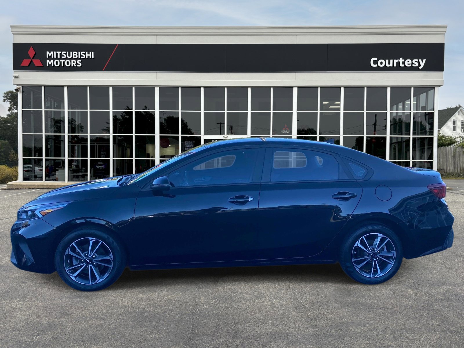 Used 2023 Kia Forte LXS w/ LXS Technology Package image 2