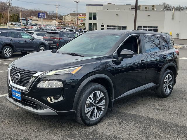 Used 2022 Nissan Rogue SV image 3