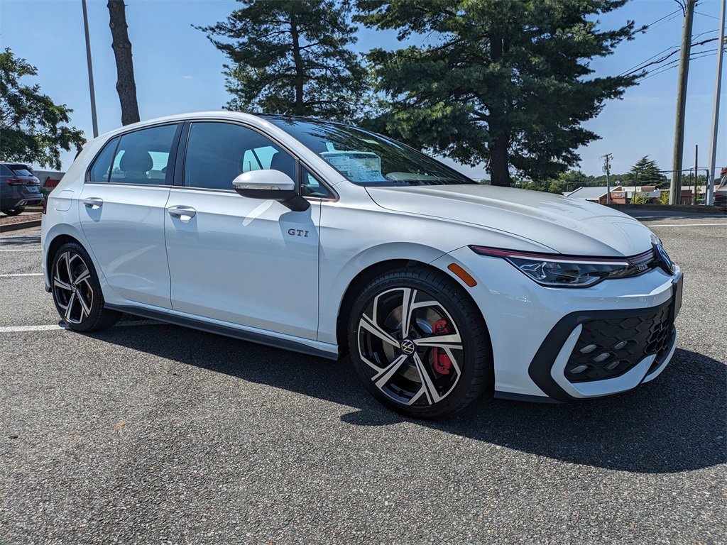 New 2025 Volkswagen GTI SE image 2