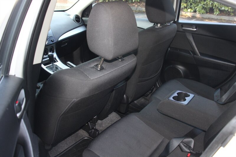 Used 2010 MAZDA MAZDA3 i Touring FWD image 14