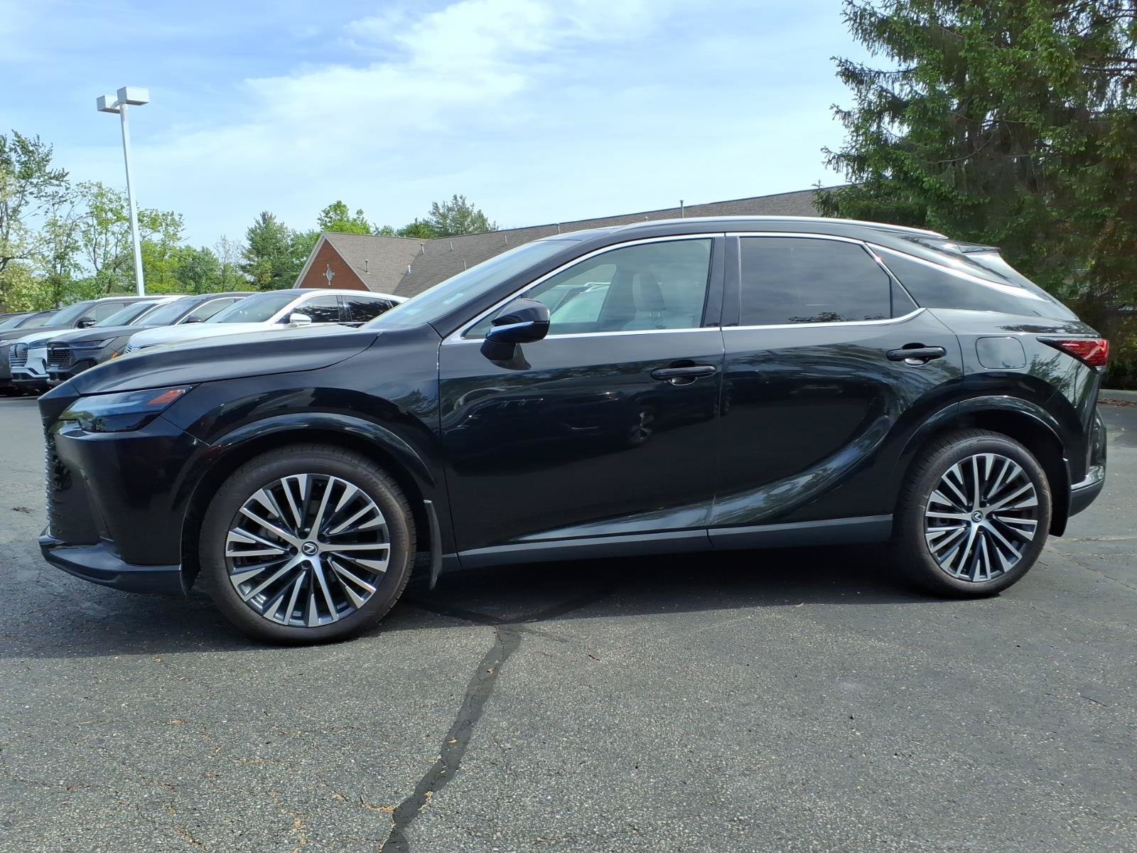 Used 2023 Lexus RX 350 Premium Plus w/ Accessory Package AWD/4WD image 4