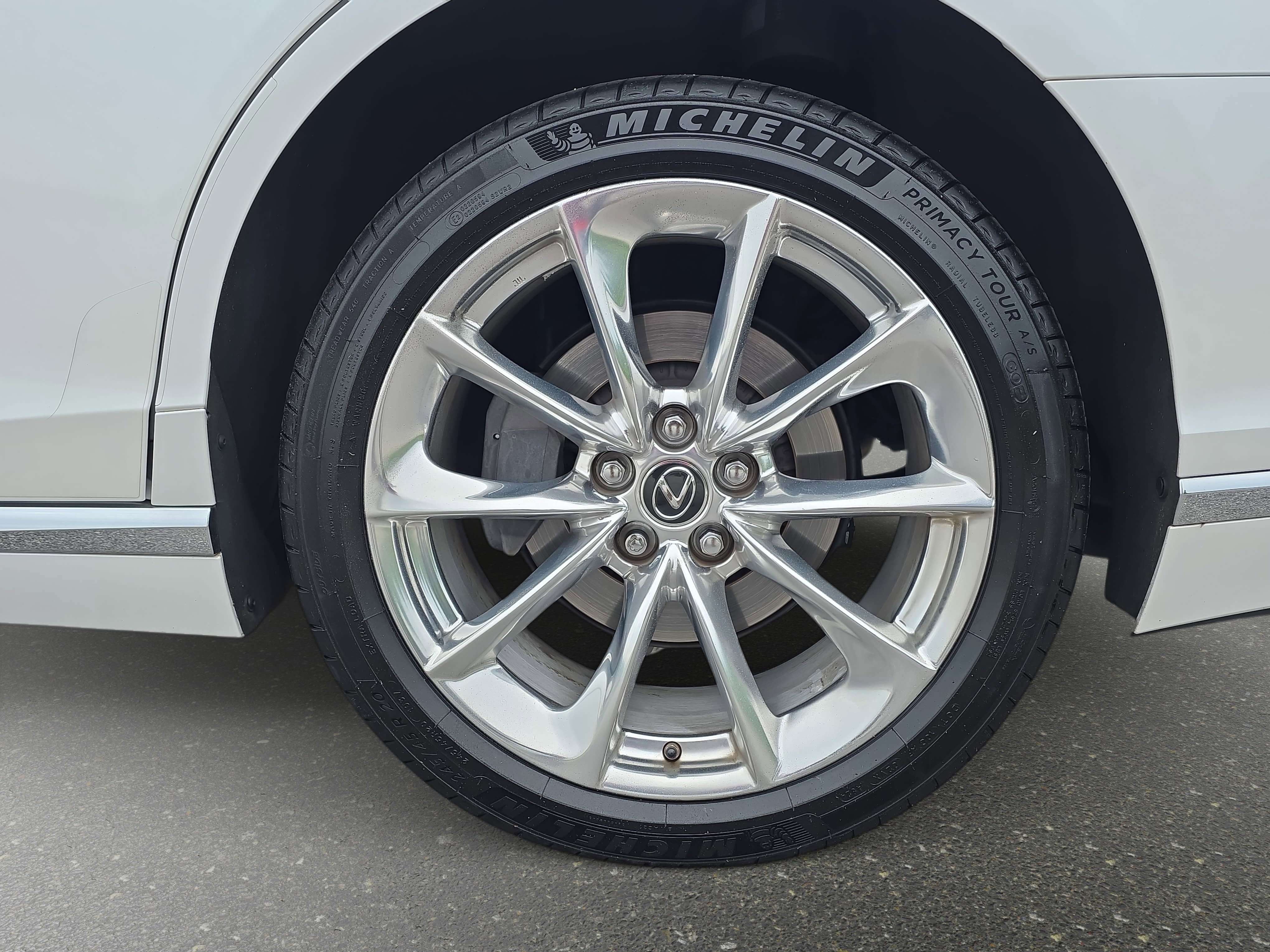 Used 2018 Lexus LS 500 w/ Executive Package RWD image 34