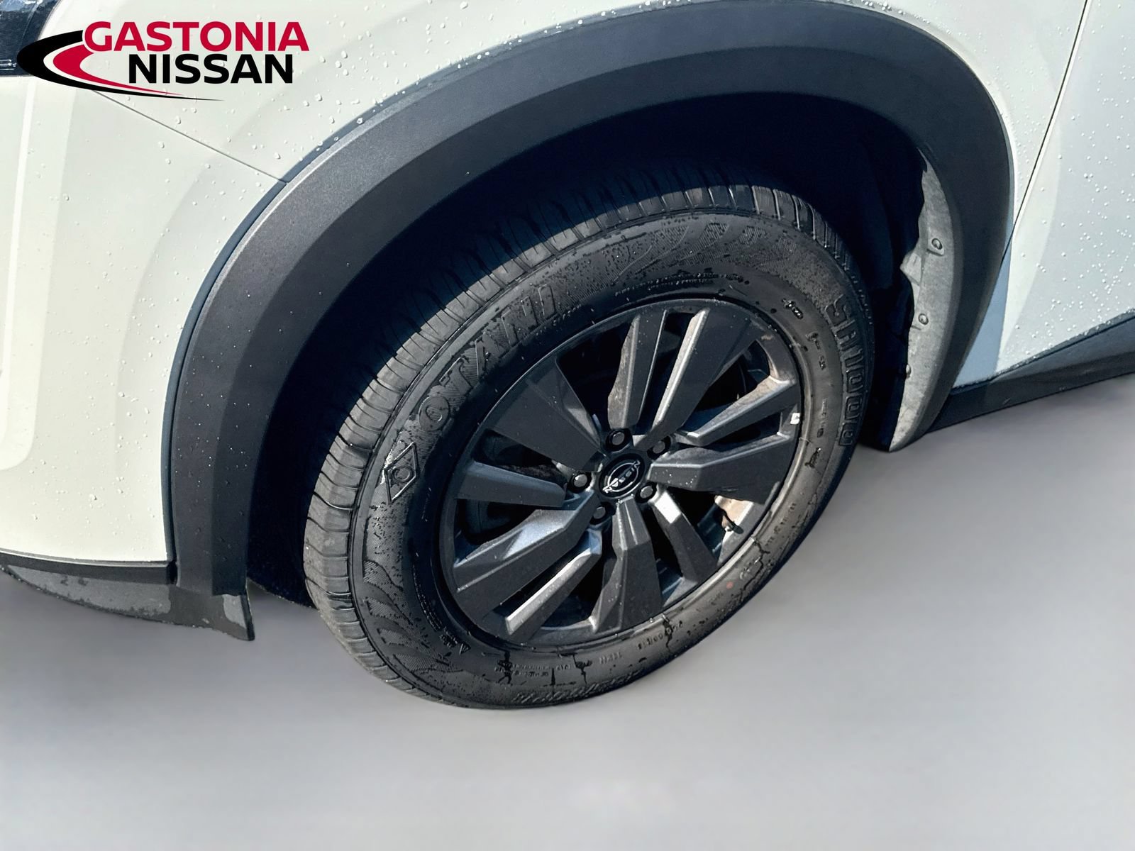 Used 2025 Nissan Pathfinder SV FWD image 38