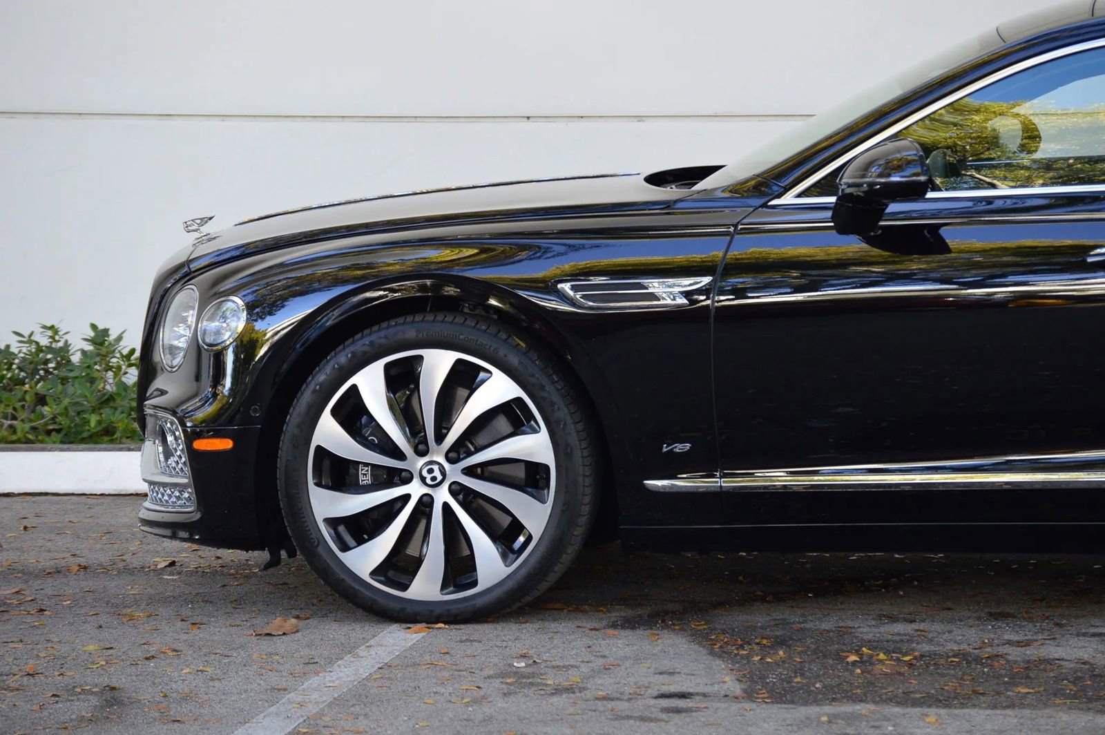 Used 2022 Bentley Flying Spur V8 image 8