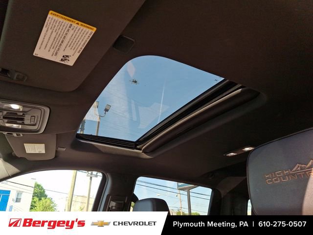 Certified 2023 Chevrolet Silverado 1500 High Country w/ High Country Premium Package AWD/4WD image 17