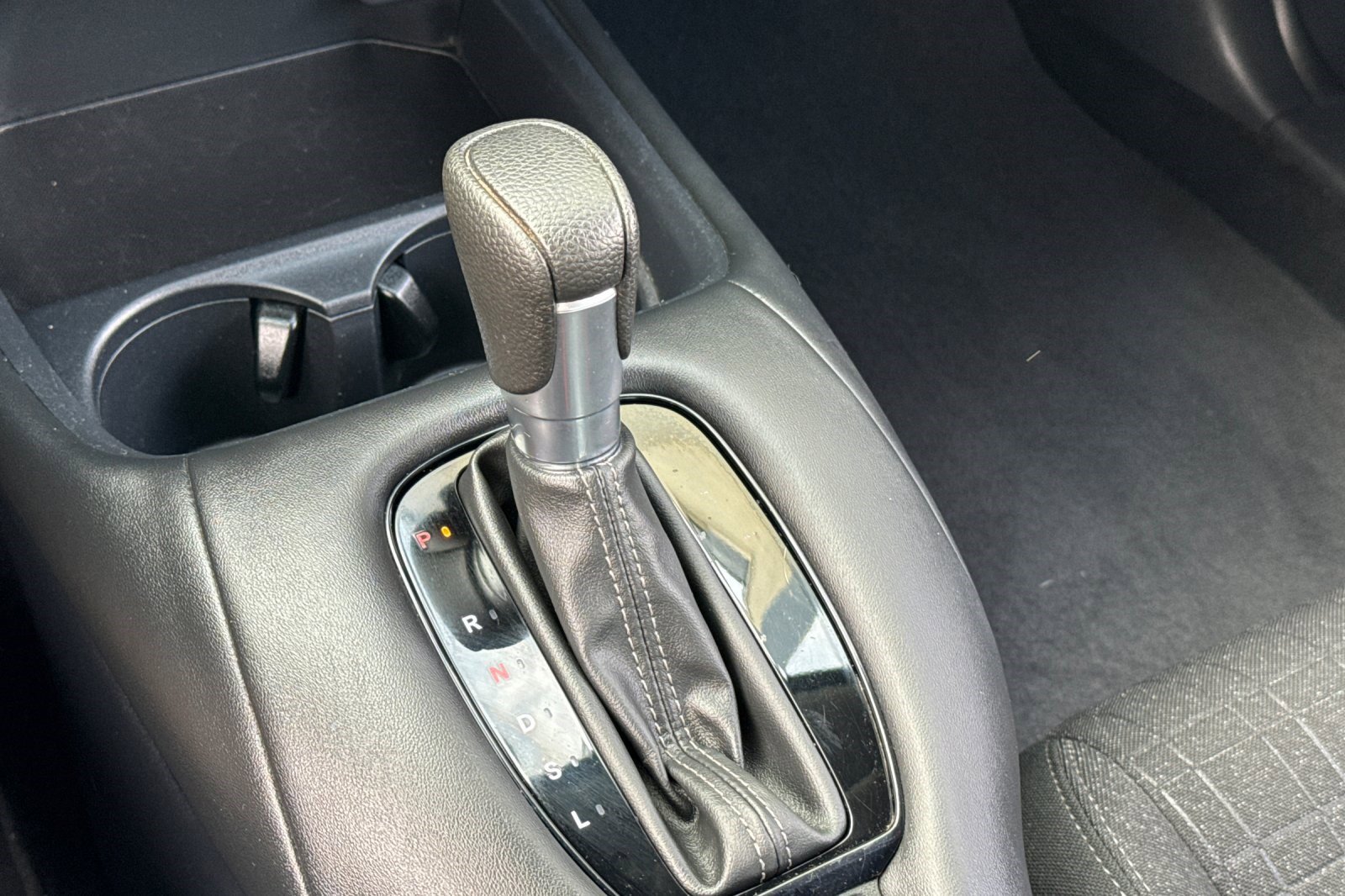 Used 2024 Honda HR-V LX image 17